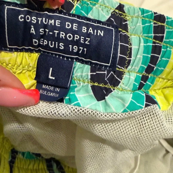 Vilebrequin Men's Moorea Mosaic Turtles Swim Trunk size large - Picture 3 of 6